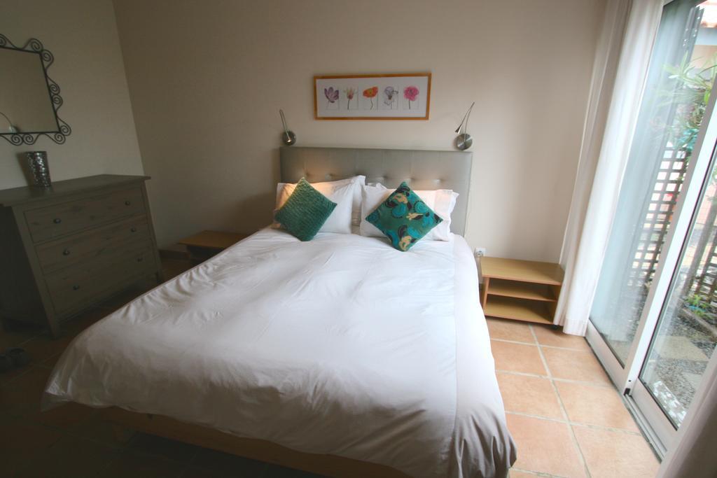 Banda Do Sol Self Catering Cottages Estreito Da Calheta Esterno foto