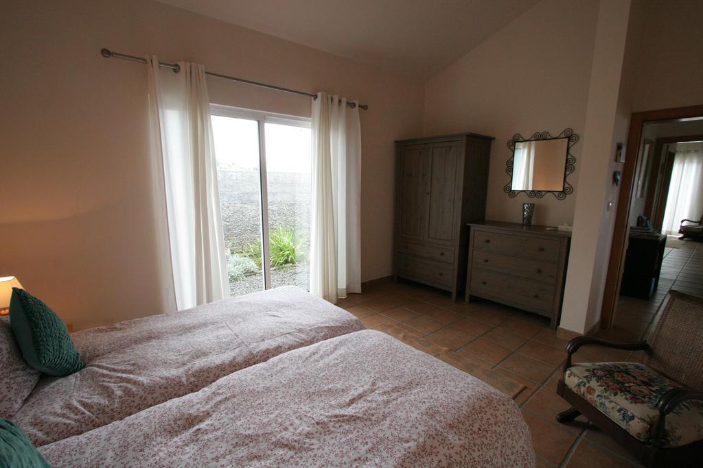 Banda Do Sol Self Catering Cottages Estreito Da Calheta Esterno foto