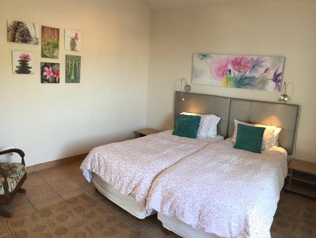 Banda Do Sol Self Catering Cottages Estreito Da Calheta Esterno foto